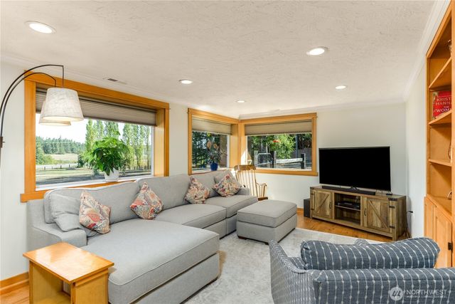 273702 Hwy 101, Sequim, WA 98382