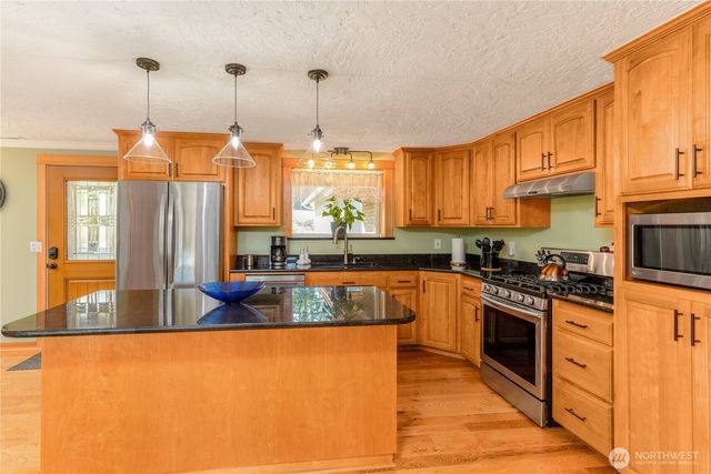 273702 Hwy 101, Sequim, WA 98382