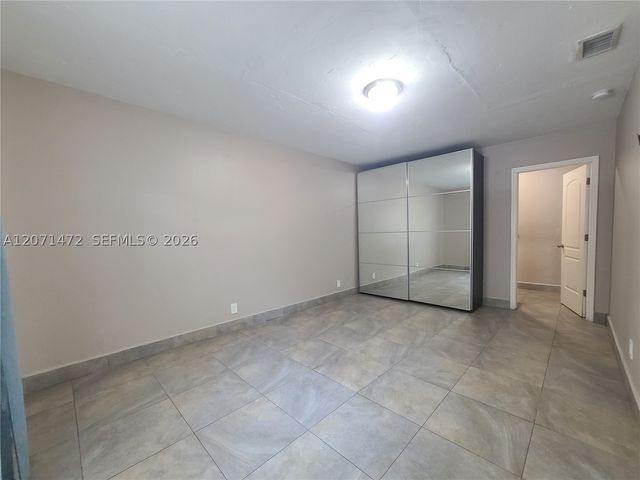 633 NE 16th Ave 3, Fort Lauderdale, FL 33304