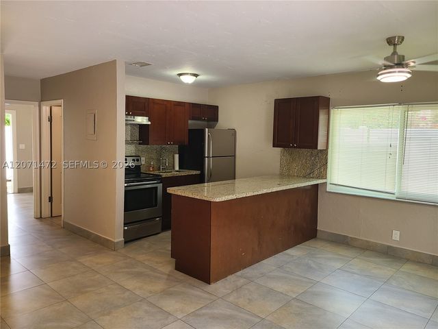 633 NE 16th Ave 3, Fort Lauderdale, FL 33304