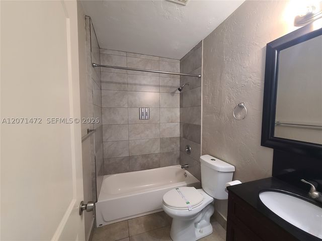 633 NE 16th Ave 3, Fort Lauderdale, FL 33304