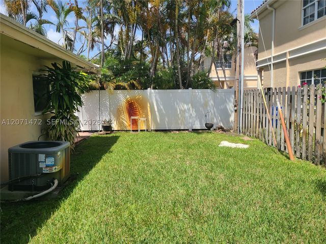 633 NE 16th Ave 3, Fort Lauderdale, FL 33304