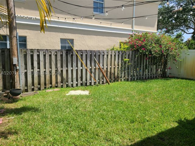 633 NE 16th Ave 3, Fort Lauderdale, FL 33304