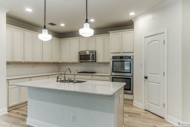 108 Rattlesnake Bluff, Boerne, TX 78006