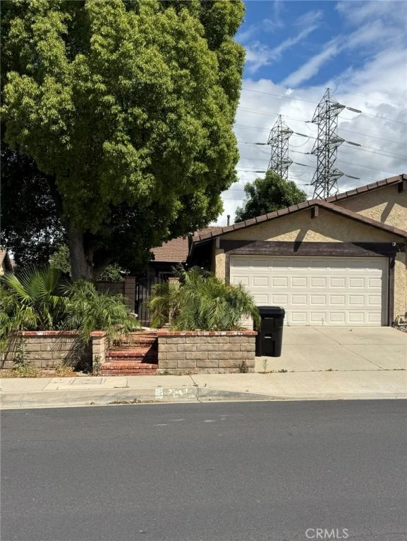 25586 Alicante, Valencia, CA 91355