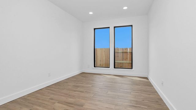 2811 Pathway Crest Lane, Houston, TX 77598