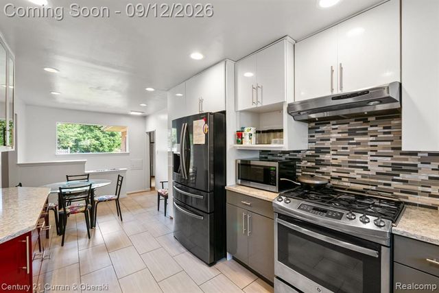 30222 Buckingham Street, Livonia, MI 48154