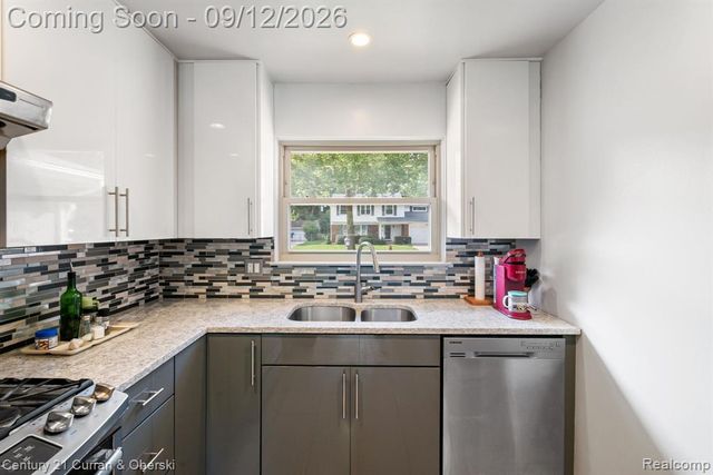 30222 Buckingham Street, Livonia, MI 48154