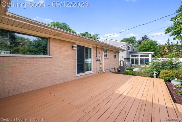 30222 Buckingham Street, Livonia, MI 48154