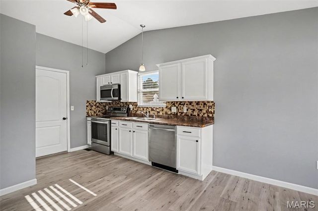 6017 Cross Pointe Drive, Cedar Hill, MO 63016
