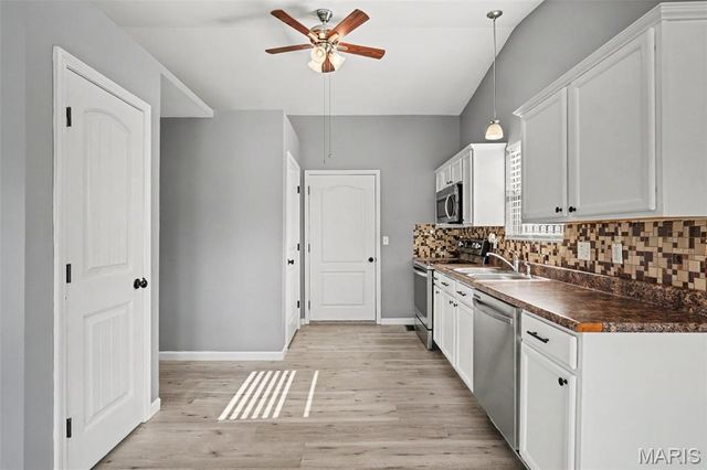 6017 Cross Pointe Drive, Cedar Hill, MO 63016