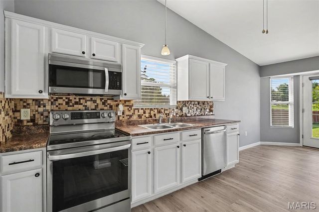 6017 Cross Pointe Drive, Cedar Hill, MO 63016