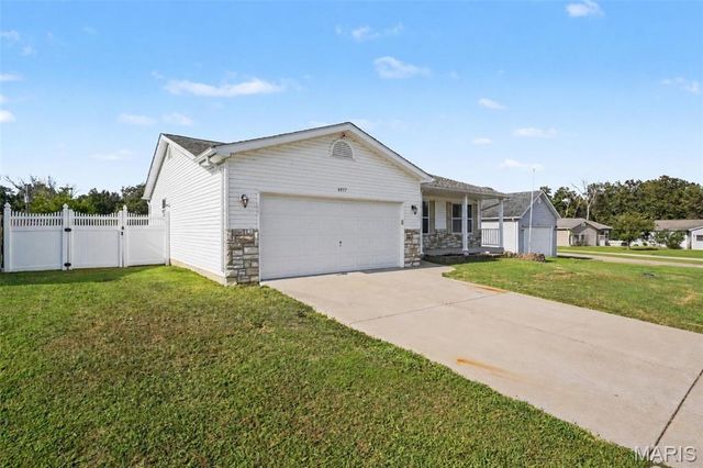 6017 Cross Pointe Drive, Cedar Hill, MO 63016
