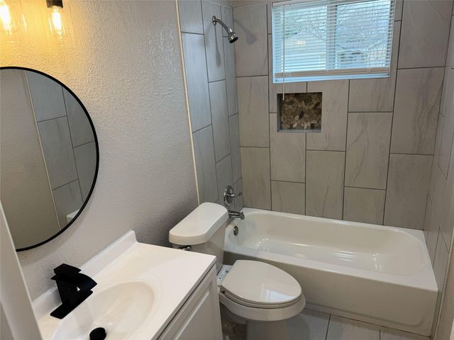 5033 Valley View Drive, La Porte, TX 77571