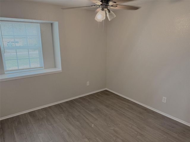 5033 Valley View Drive, La Porte, TX 77571