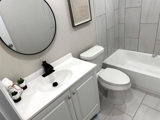 5033 Valley View Drive, La Porte, TX 77571