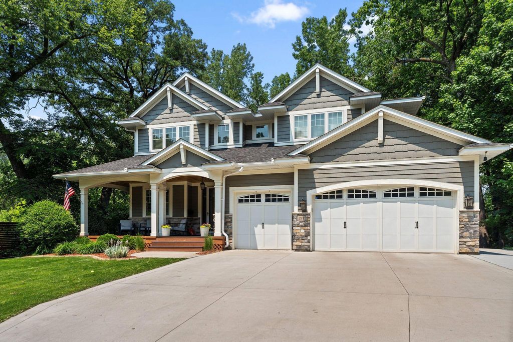 297 Glenbrook Road N, Wayzata, MN 55391