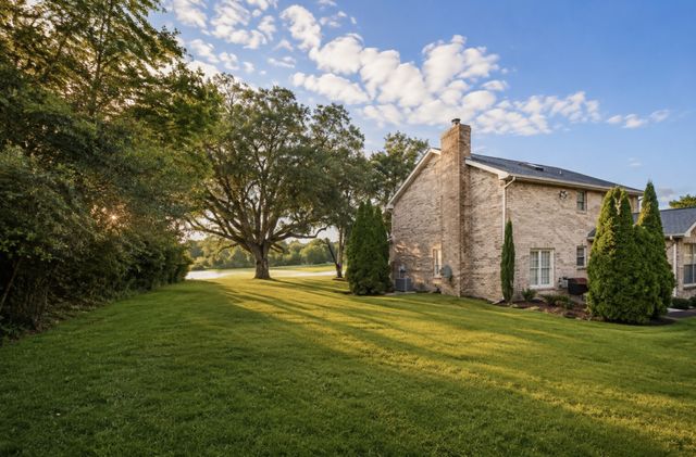 1108 Drakes Creek Rd, Hendersonville, TN 37075