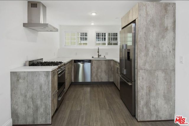 1105 Alta Loma Road 5, West Hollywood, CA 90069