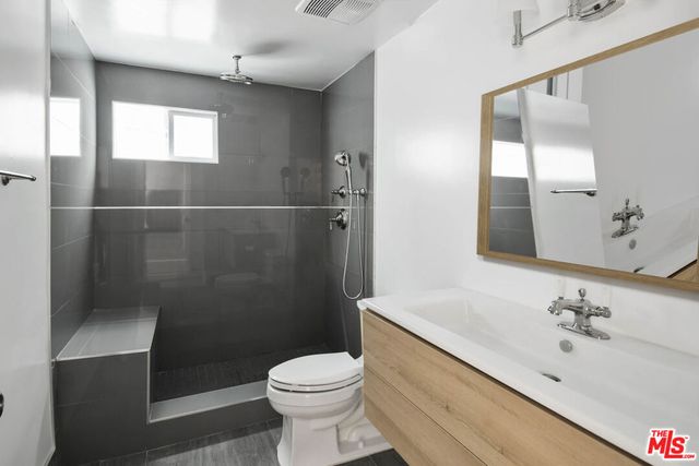 1105 Alta Loma Road 5, West Hollywood, CA 90069
