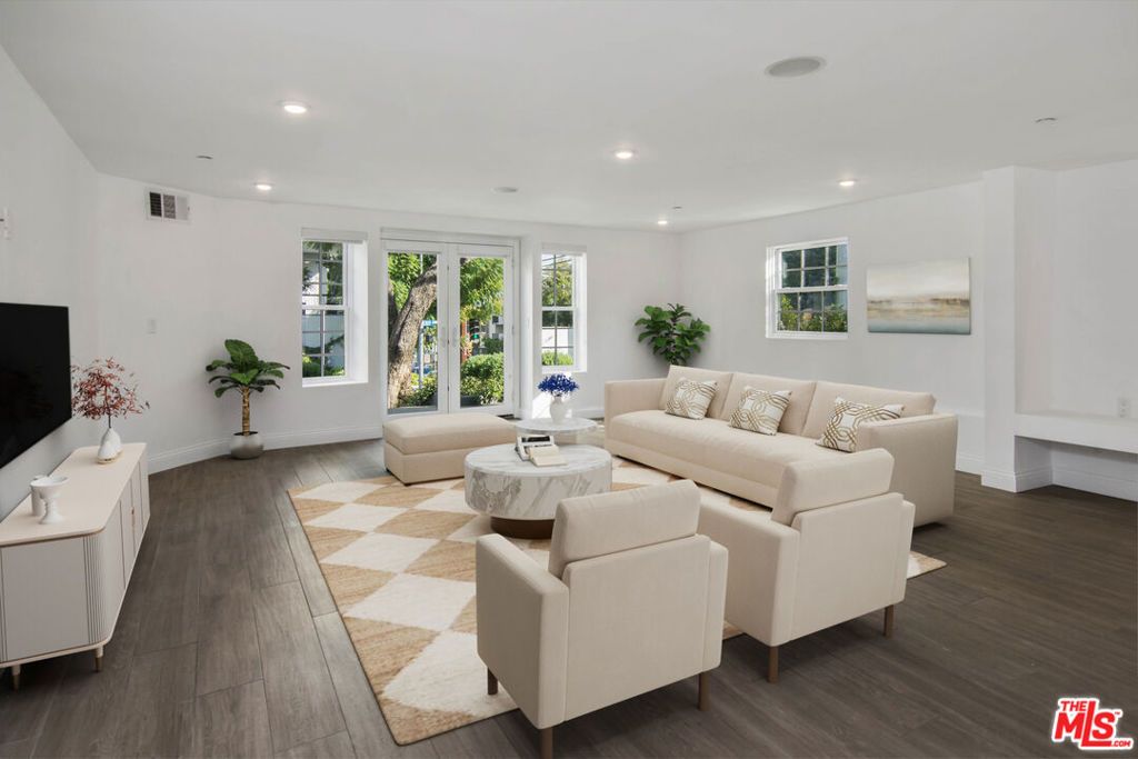 1105 Alta Loma Road 5, West Hollywood, CA 90069