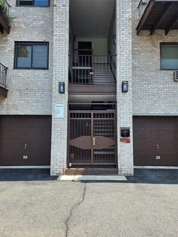 89 N Broadway 221, White Plains, NY 10603