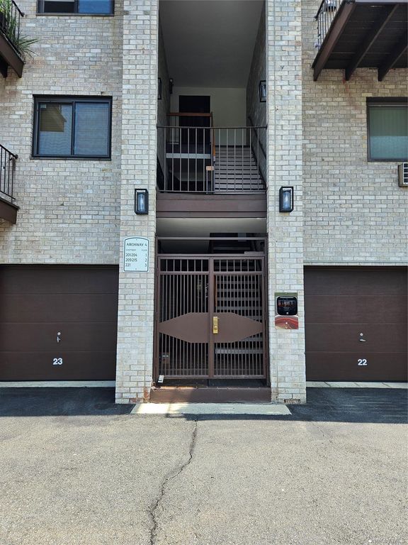 89 N Broadway 221, White Plains, NY 10603 — photo 2