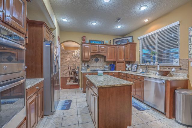 1504 Corte Castellana SE, Rio Rancho, NM 87124