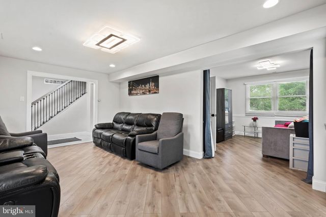 1009 LOG COLLEGE DR, Warminster, PA 18974