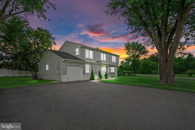 1009 LOG COLLEGE DR, Warminster, PA 18974