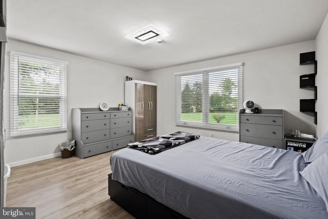 1009 LOG COLLEGE DR, Warminster, PA 18974
