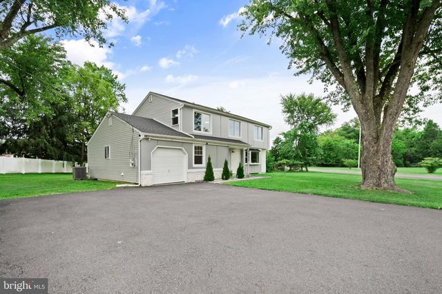 1009 LOG COLLEGE DR, Warminster, PA 18974
