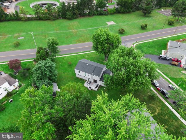 1009 LOG COLLEGE DR, Warminster, PA 18974