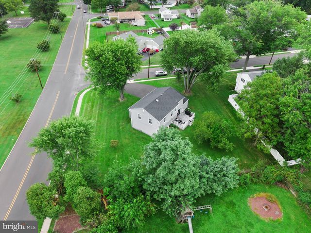 1009 LOG COLLEGE DR, Warminster, PA 18974