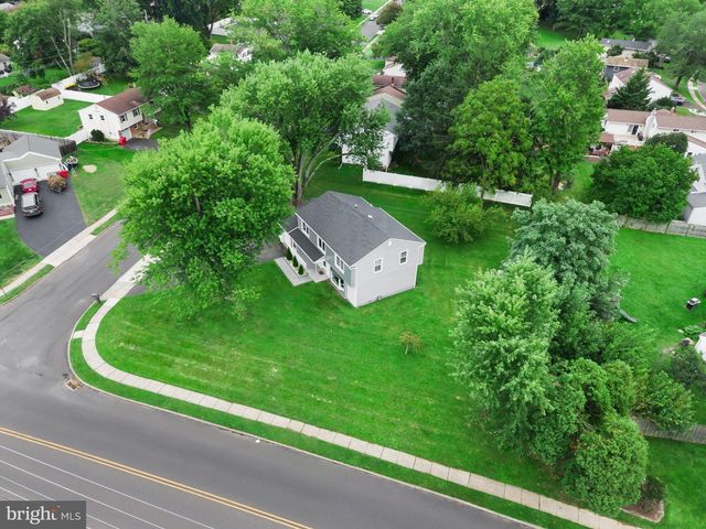 1009 LOG COLLEGE DR, Warminster, PA 18974