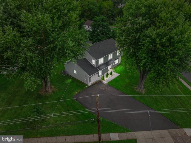 1009 LOG COLLEGE DR, Warminster, PA 18974