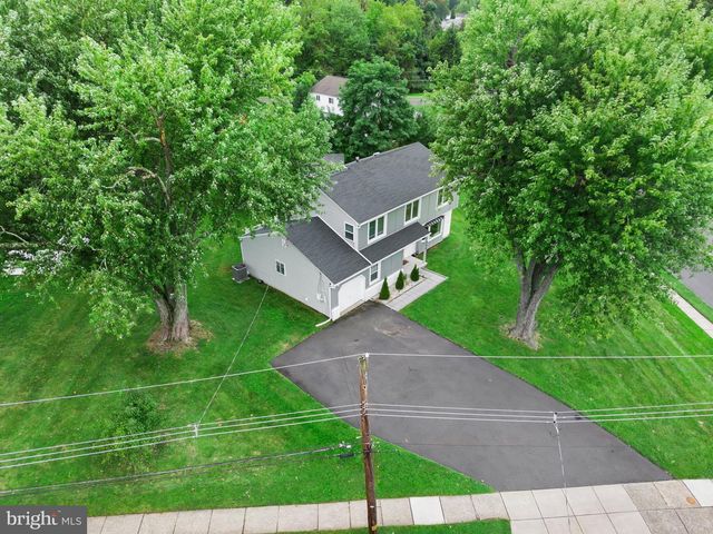 1009 LOG COLLEGE DR, Warminster, PA 18974