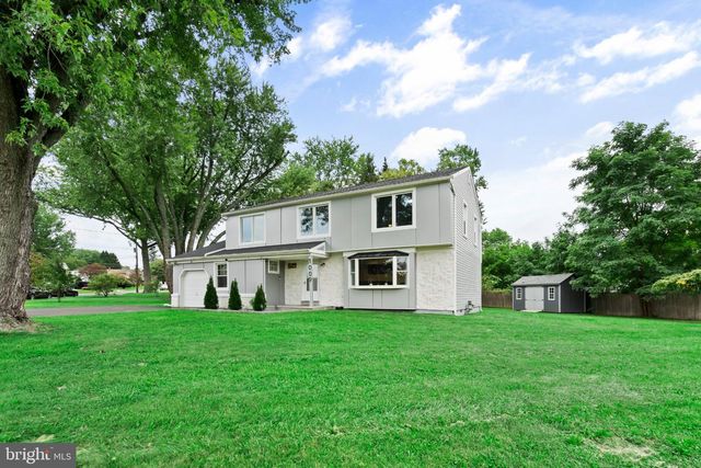 1009 LOG COLLEGE DR, Warminster, PA 18974