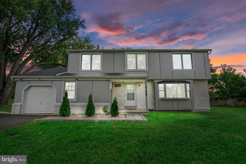 1009 LOG COLLEGE DR, WARMINSTER, PA 18974 — exterior