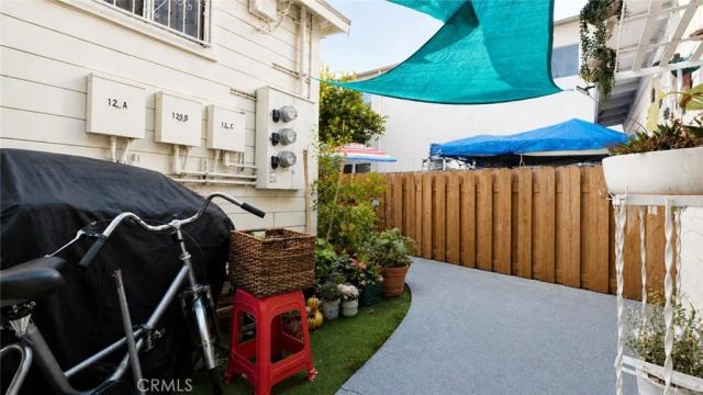 129 N Hagar, San Fernando, CA 91340