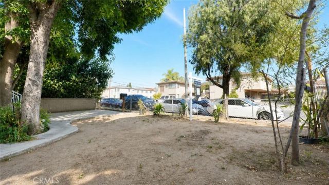 129 N Hagar, San Fernando, CA 91340