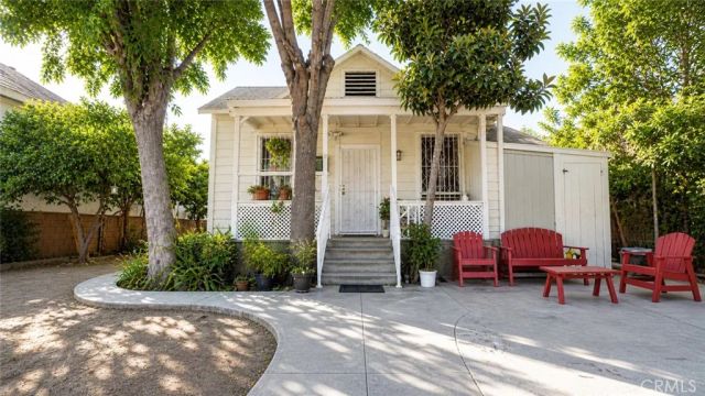 129 N Hagar, San Fernando, CA 91340