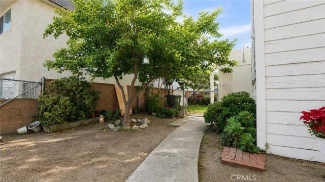 129 N Hagar, San Fernando, CA 91340