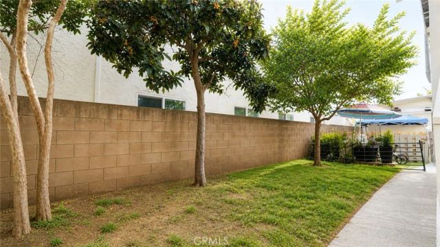 129 N Hagar, San Fernando, CA 91340