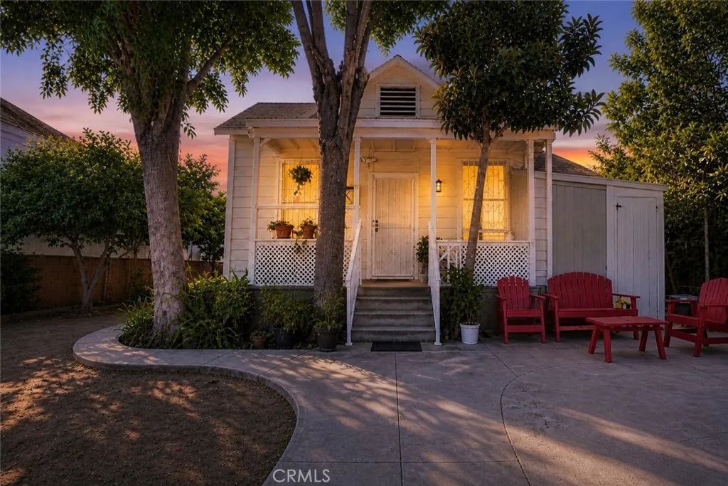 129 N Hagar, San Fernando, CA 91340