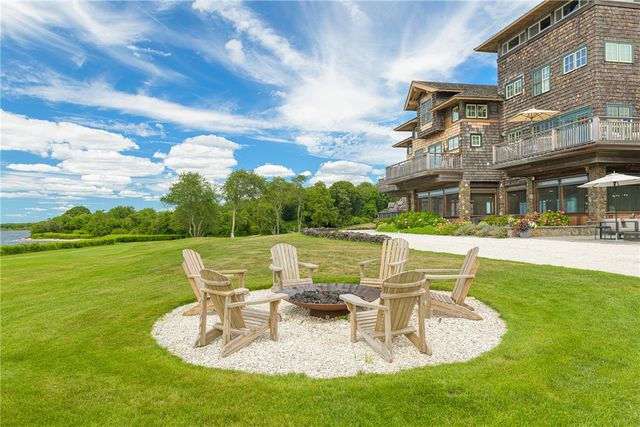 125 Cory's Lane, Portsmouth, RI 02871