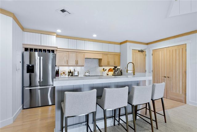 125 Cory's Lane, Portsmouth, RI 02871