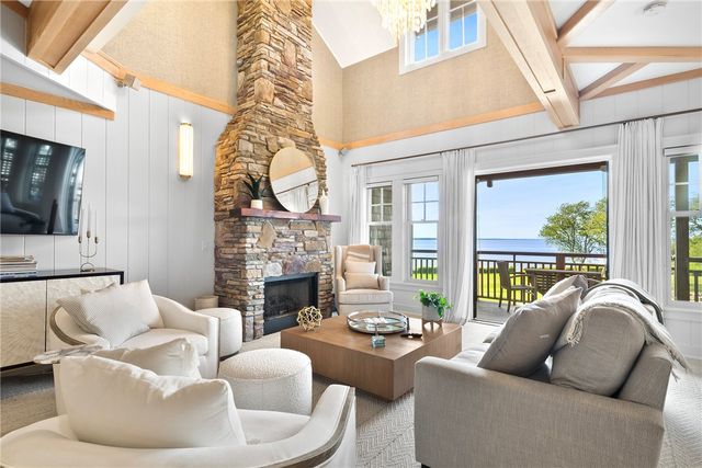 125 Cory's Lane, Portsmouth, RI 02871