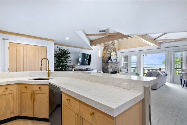 125 Cory's Lane, Portsmouth, RI 02871