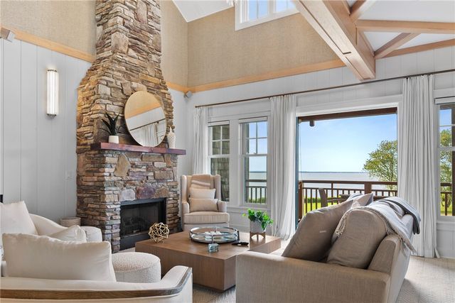 125 Cory's Lane, Portsmouth, RI 02871